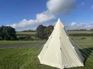 Canvas Bell Tent 4 Season 9.85ft Glamping Tent for Family Camping Spacious Tipi Shelter with Aluminum Pole Weatherproof Poly-Cotton Blend Outdoor Adventure Tent