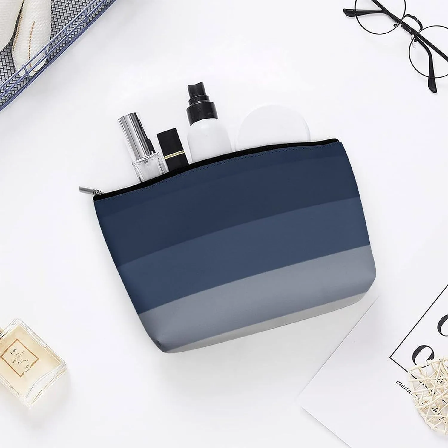 Elegant Makeup Bag, Modern Navy Blue Ombre Gray Classic Cosmetic Bag Large Capacity Pouch Portable Organizer for Men & Women