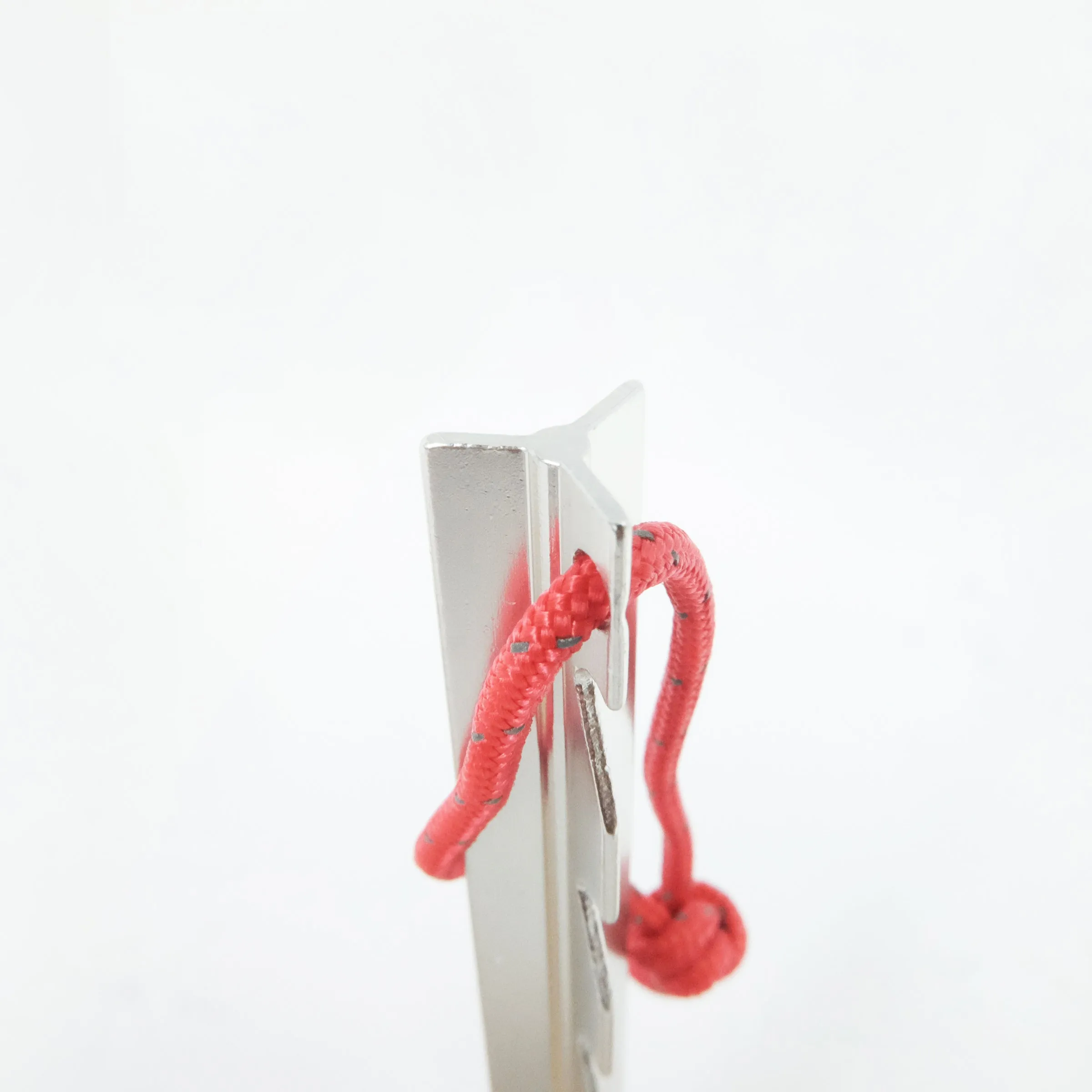 LIGHTWEIGHT TENT PEGS