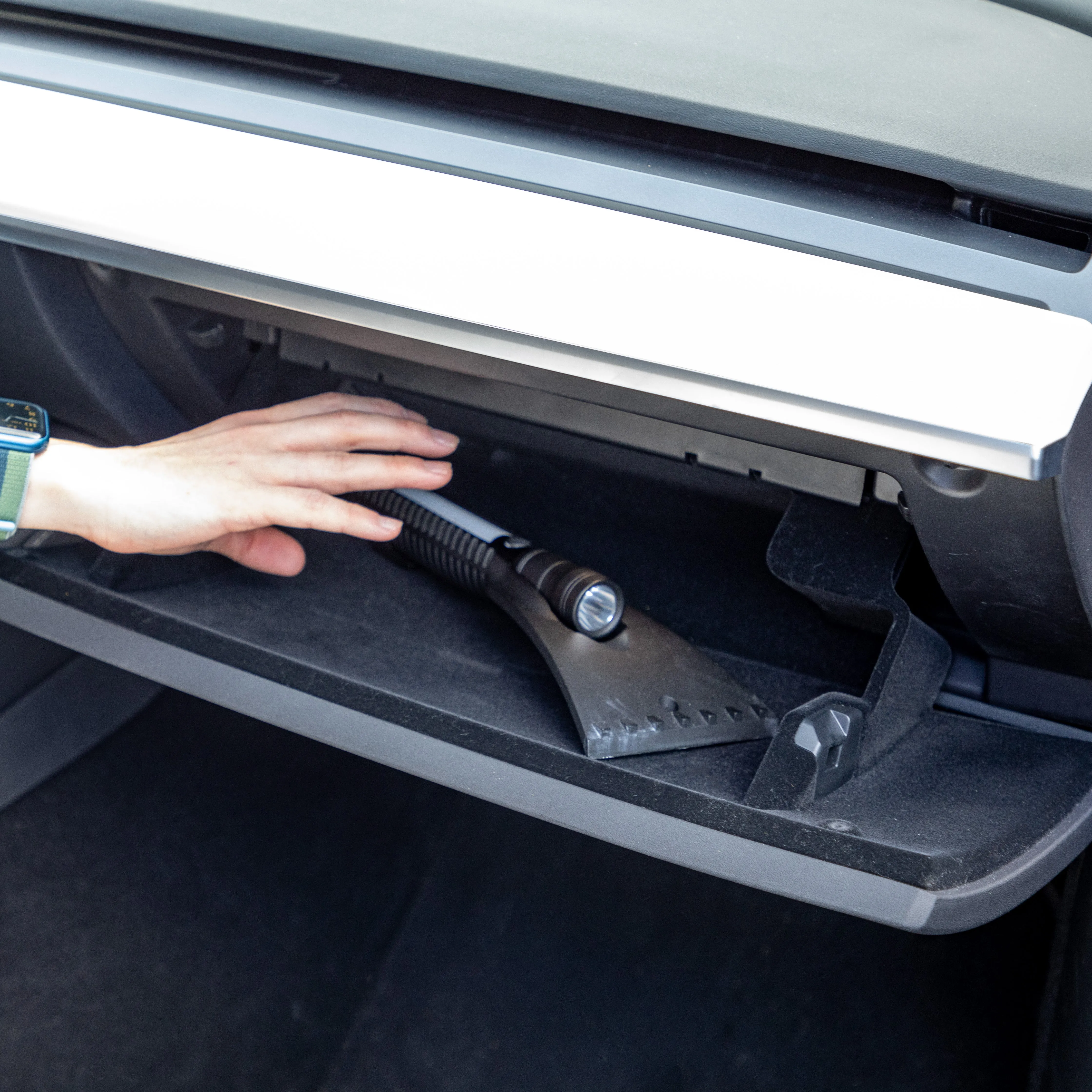 LitezAll Icy Light Ice Scraper with Removable Utility Flashlight