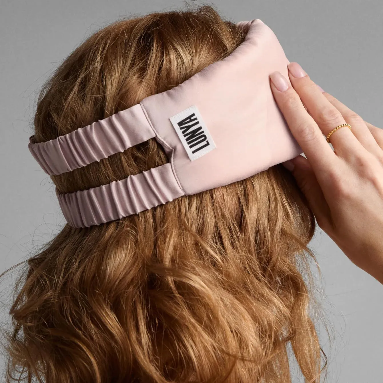 Lunya Sleep Mask with Box - Washable Silk Sleeping Mask and Headband for Beauty Routines - Thermoregulating Comfort - Delicate Pink - Small