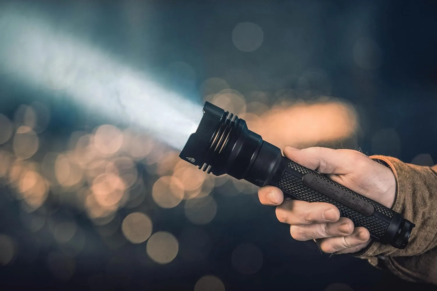 Streamlight 88081 ProTac HL 5-X USB 3500-Lumen Rechargeable Flashlight With 2 SL-B26 Battery Pack, Dual USB Cord and Wrist Lanyard, Black - Box Packaged