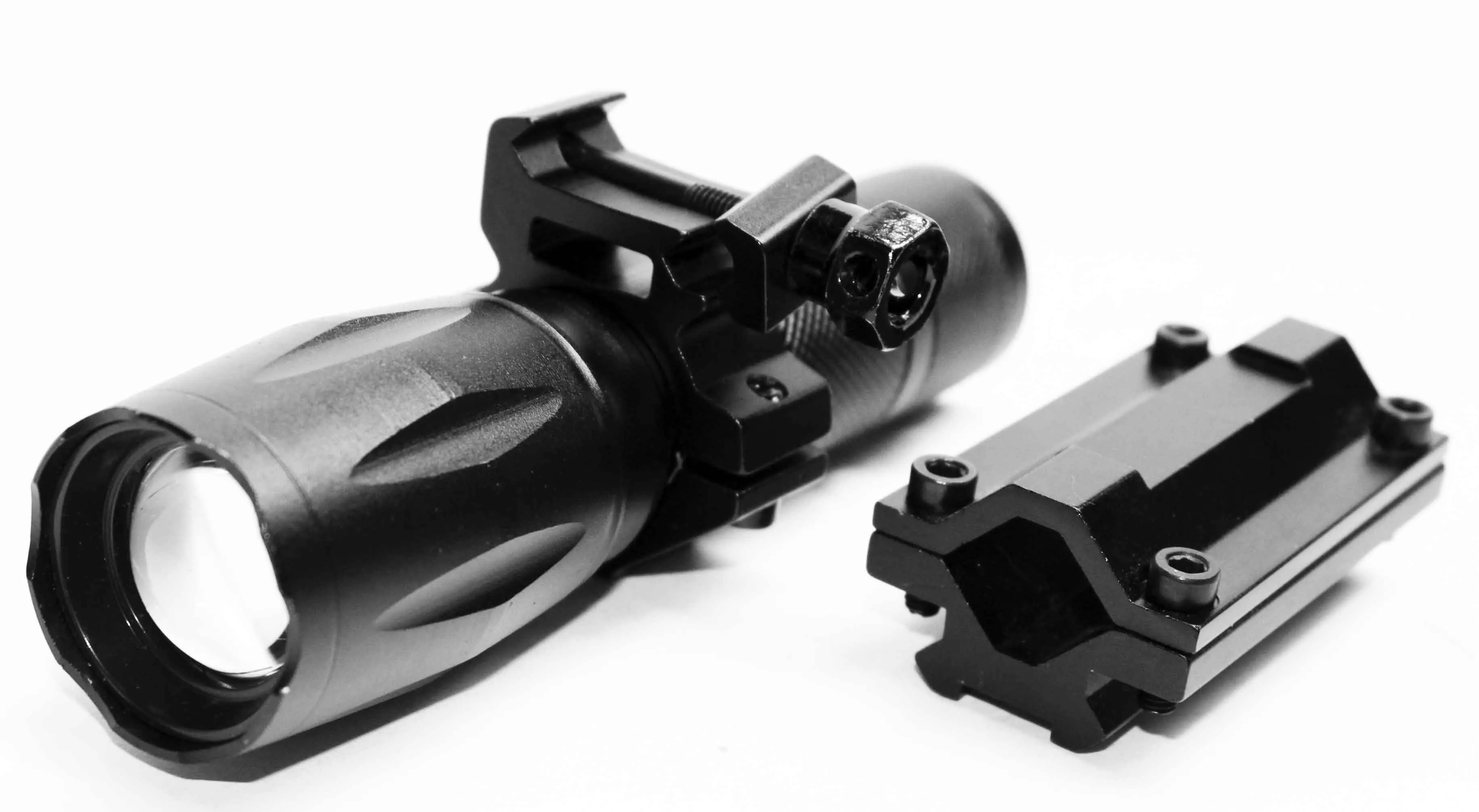 Tactical 1000 Lumen Flashlight with mount For Kimber Hunter Rifles.